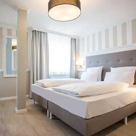 Hotel Iv Jahreszeiten 4*