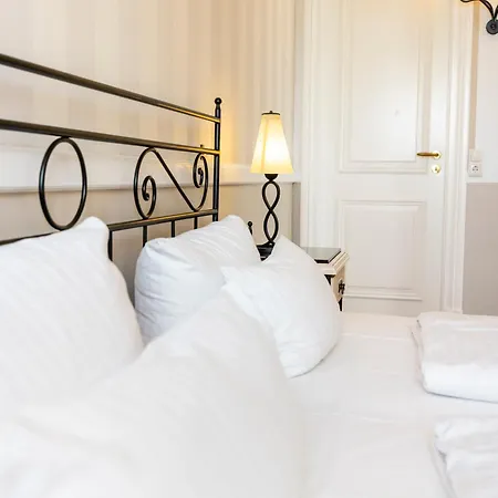 Hotell Iv Jahreszeiten