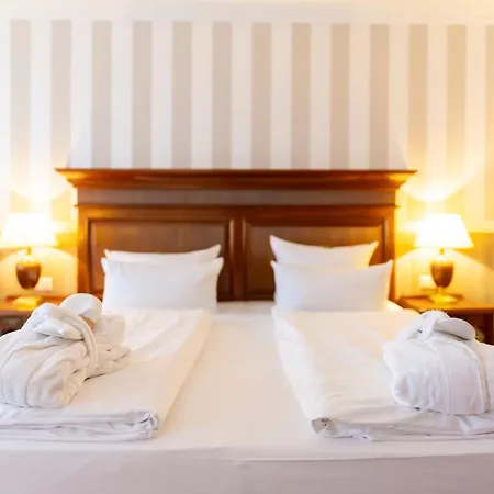 Iv Jahreszeiten Hotell