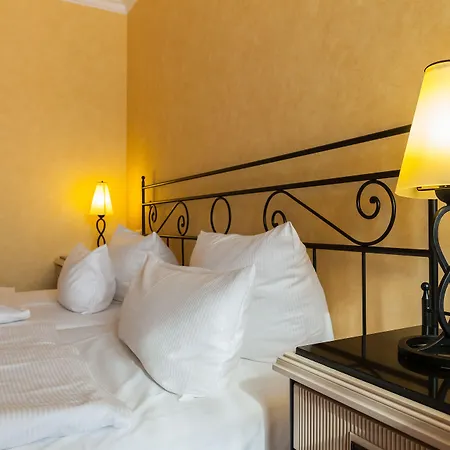 Iv Jahreszeiten Hotell