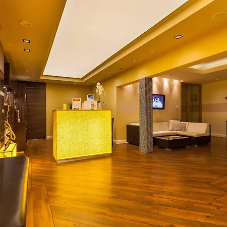 Iv Jahreszeiten Hotell 4*