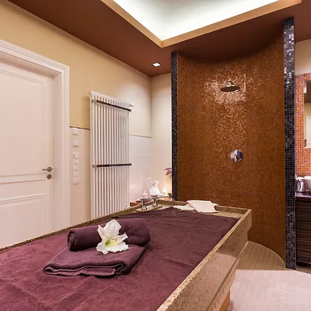 Iv Jahreszeiten Hotell 4*