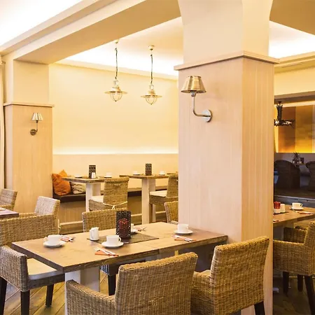 Iv Jahreszeiten Hotell