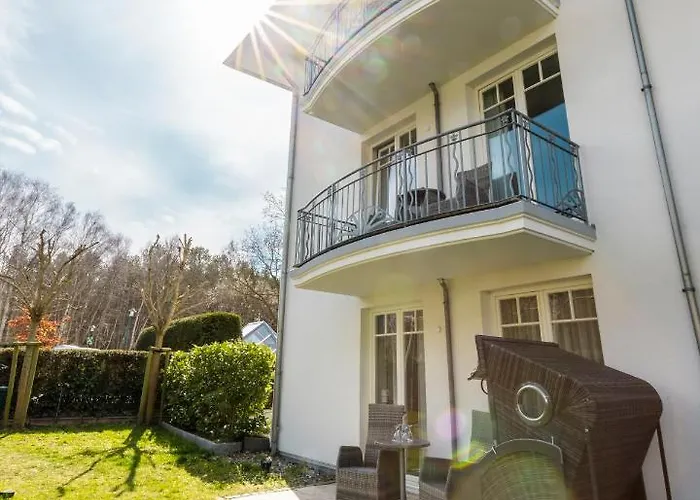 Vier Jahreszeiten Hotel 4*